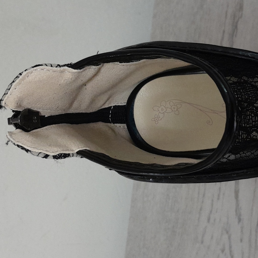 Heels - Picture 6 of 7